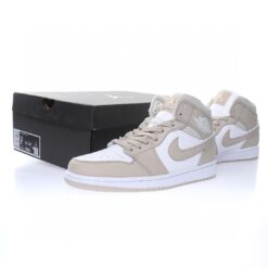 Alternative view of Air Jordan 1 High Sneaker 554724-082