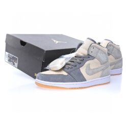 Alternative view of Air Jordan 1 High Sneaker DN4346-100