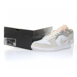 Alternative view of Air Jordan 1 Low Sneaker DM7078-110
