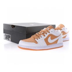 Alternative view of Air Jordan 1 Low Sneaker DN6999-100