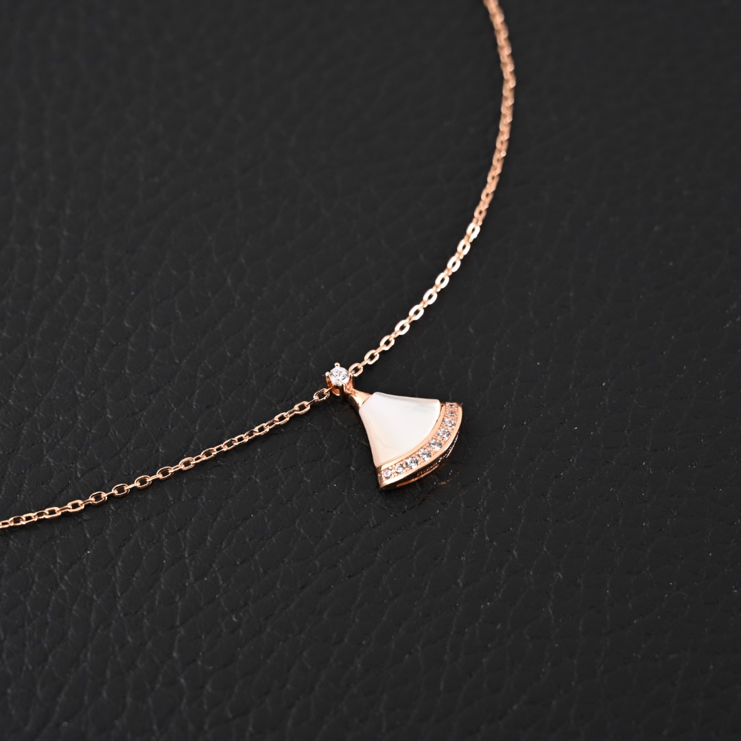 BV Necklaces 180202602040102_89 - Image 2