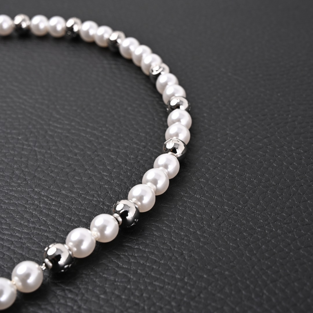 LV Bracelets 190202602040138_89 - Image 6