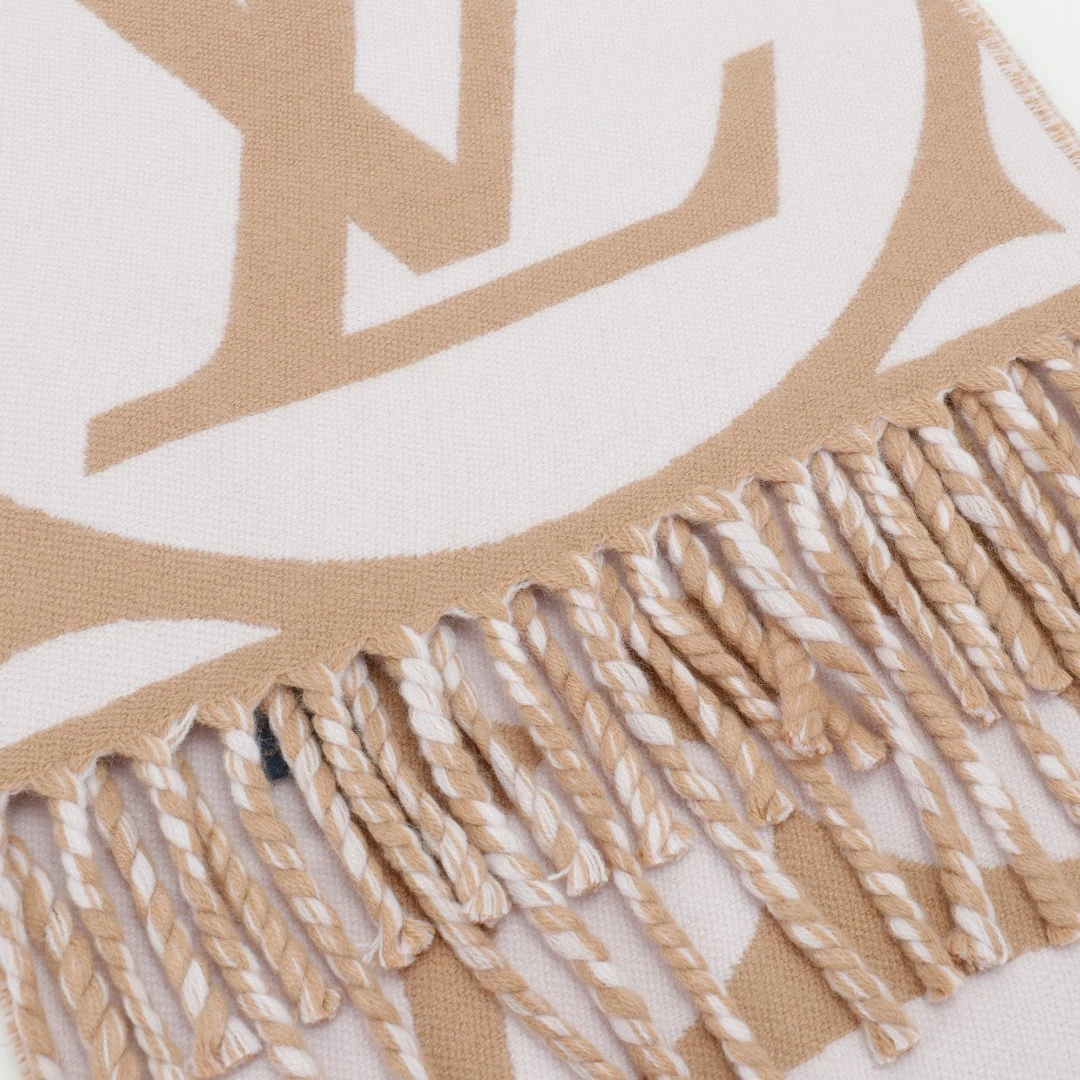 LV Uncategorized Clothing S-L 290202602030871_119 - Image 6