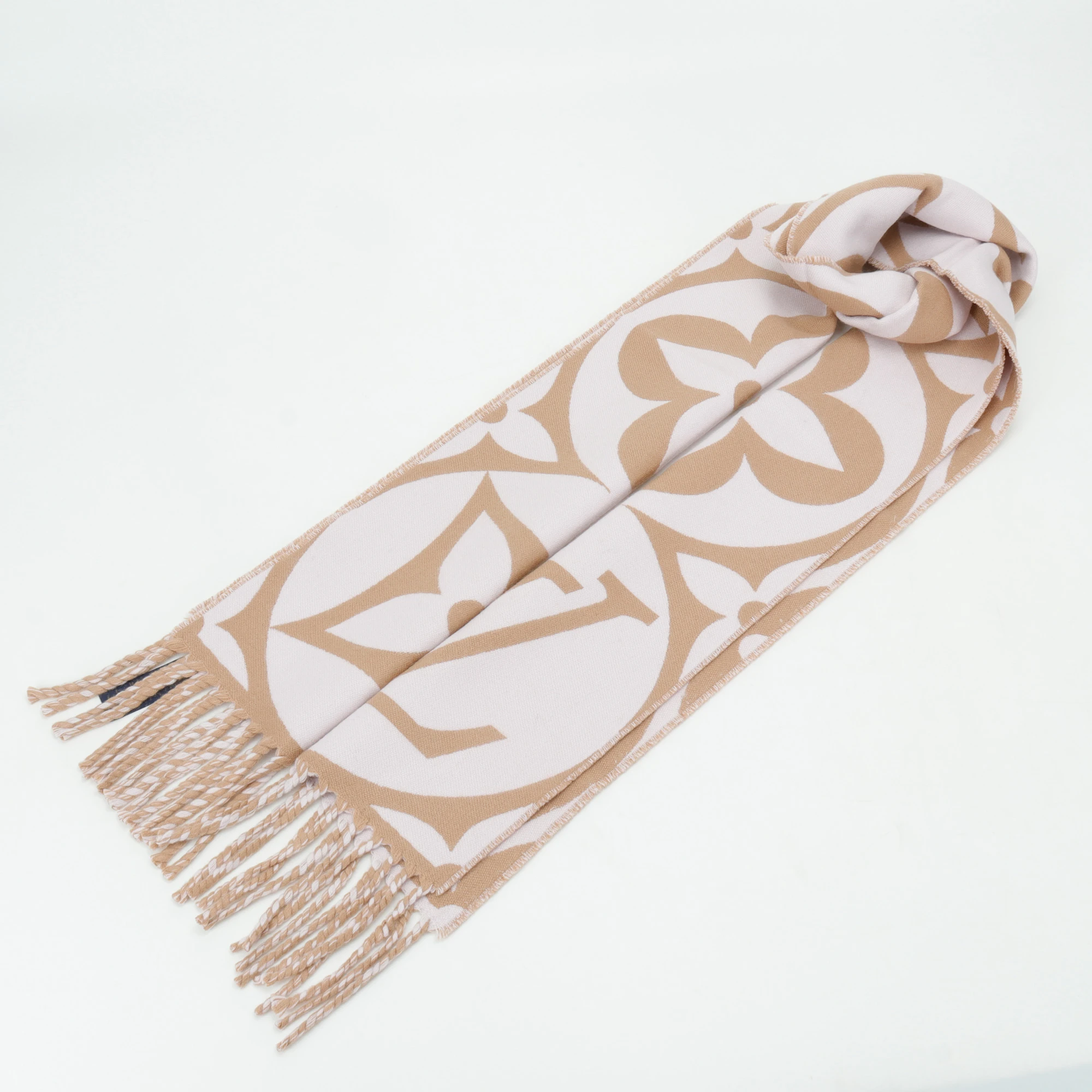 LV Uncategorized Clothing S-L 290202602030871_119 - Image 7
