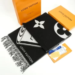 LV Uncategorized Clothing S-L 300202602031947_119