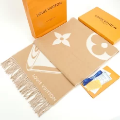 LV Uncategorized Clothing S-L 300202602031948_119