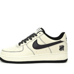 Nike Air Force 1 Sneaker FN5832-001