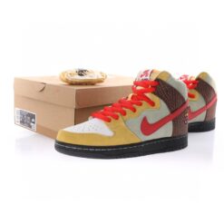 Alternative view of Nike Dunk High SB Sneaker CZ2205-700