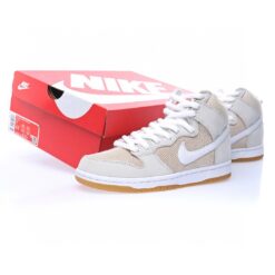 Alternative view of Nike Dunk High SB Sneaker DA9626-100