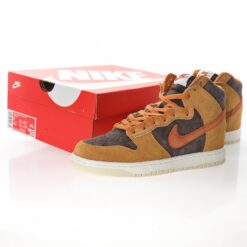 Alternative view of Nike Dunk High SB Sneaker DD1401-200