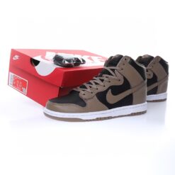 Alternative view of Nike Dunk High SB Sneaker DD1869-002