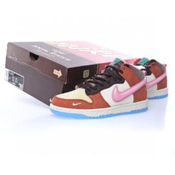 Alternative view of Nike Dunk High SB Sneaker DJ1173-700