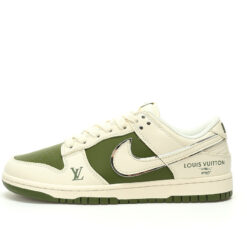 Nike Dunk Low SB Sneaker BB8766-211