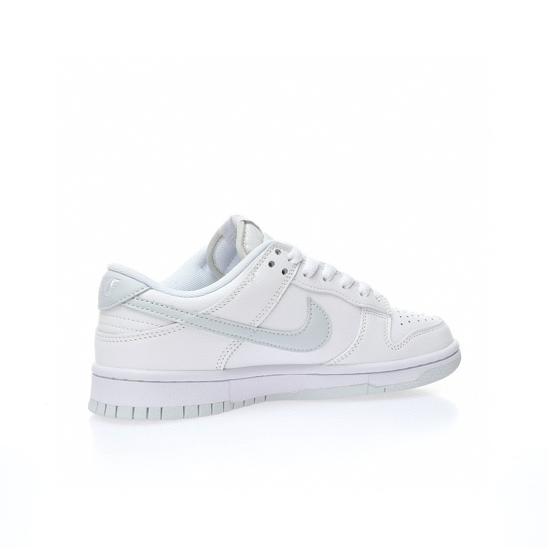 Nike Dunk Low SB Sneaker DV0831-101 - Image 3