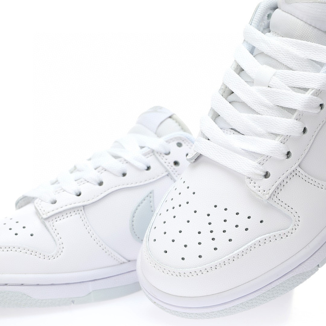 Nike Dunk Low SB Sneaker DV0831-101 - Image 8