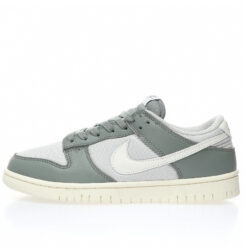 Nike Dunk Low SB Sneaker DV7212-300