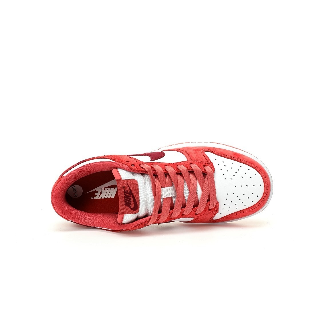 Nike Dunk Low SB Sneaker FQ7056-100 - Image 4