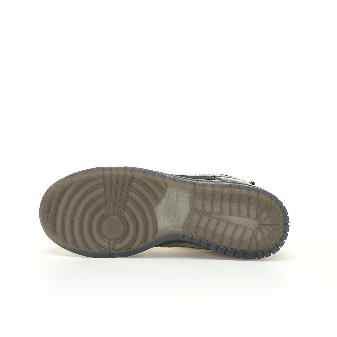 Nike Dunk Low SB Sneaker FV3617-001 - Image 5