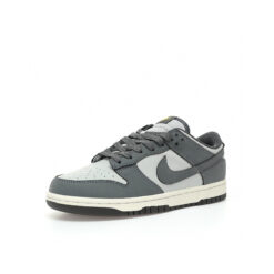 Alternative view of Nike Dunk Low SB Sneaker FZ4621-001