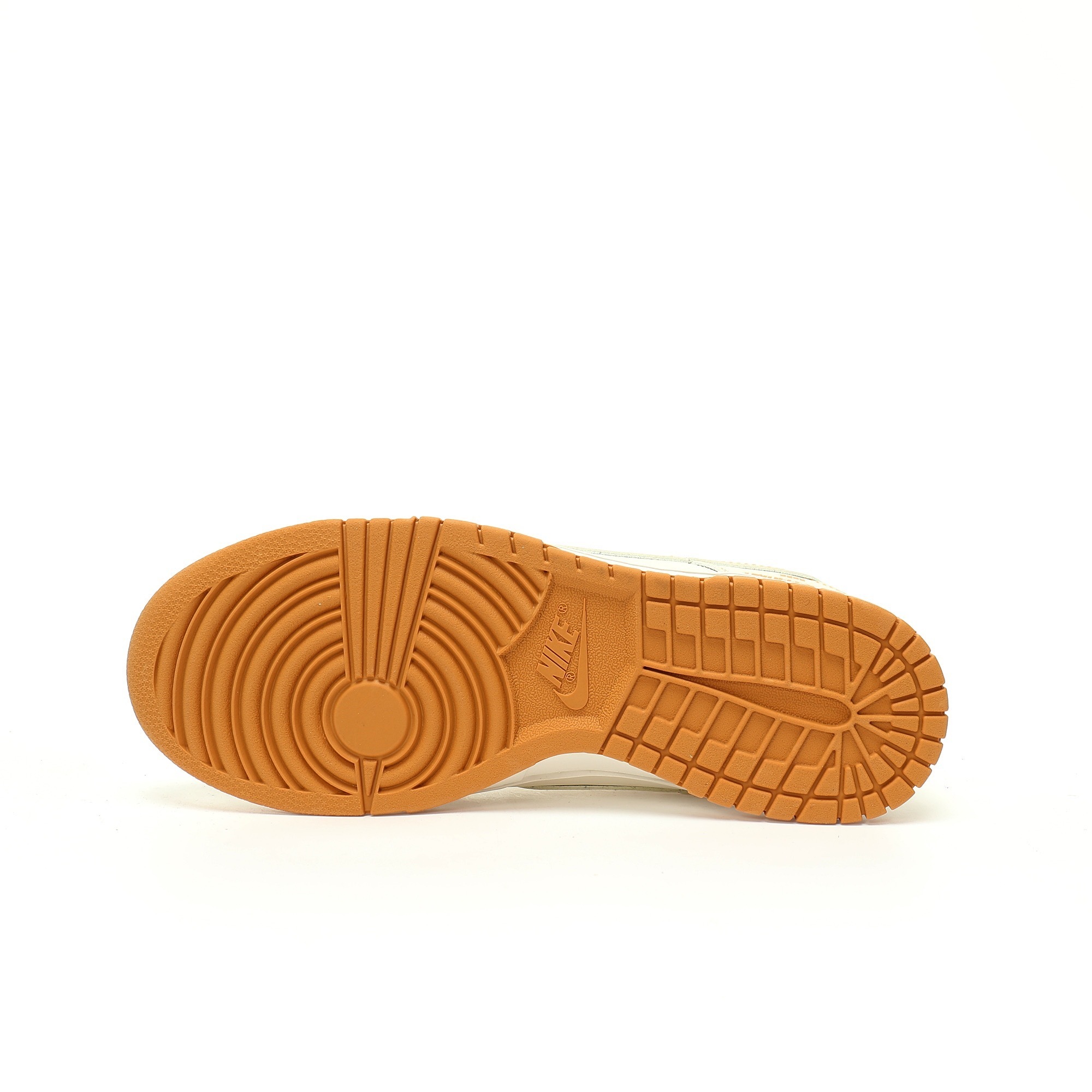 Nike Dunk Low SB Sneaker KK1688-011 - Image 9