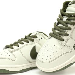 Alternative view of Nike Dunk Low SB Sneaker UN1697-633