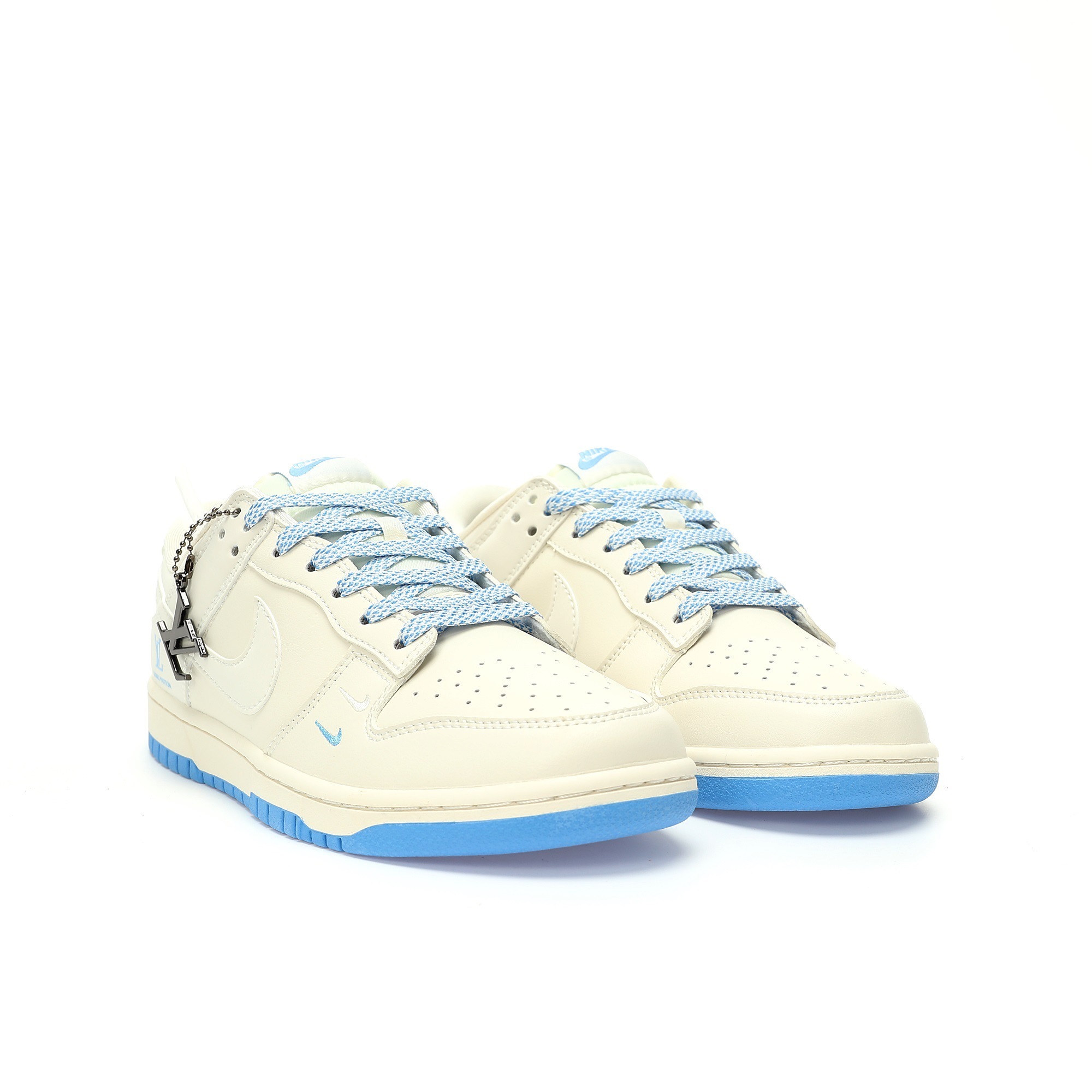Nike Dunk Low SB Sneaker XX2025-322 - Image 3