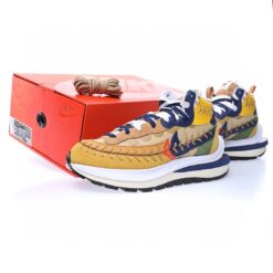Alternative view of Nike Sacai Sneaker DH9186-200