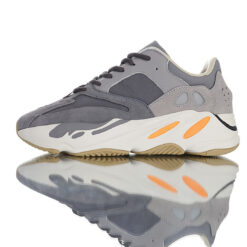 Yeezy Boost 700 Sneaker FV9922