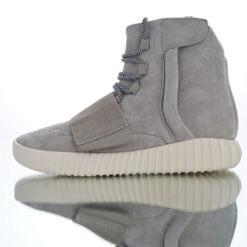 Yeezy Boost 750 Sneaker B35309