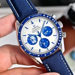 Alternative view of OMEGA Speedmaster Automatic 31032425002001 (White-Blue-Black Dial) 40mm 1650202605290248_539