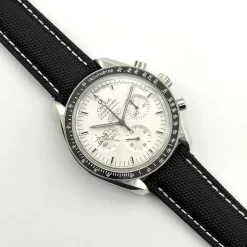Alternative view of OMEGA Speedmaster Automatic Snoopy Anniversary (White-Black Dial) 40mm 2100202605290129_669