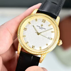 Alternative view of PATEK PHILIPPE Calatrava Automatic (White-Yellow Dial) 40mm 1225202605290151_419