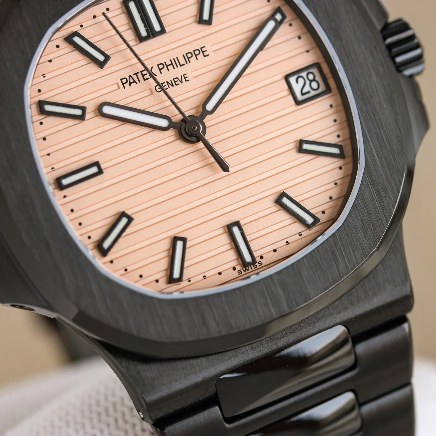 PATEK PHILIPPE Nautilus Automatic 5711 (Pink Dial) 40mm GR 1300202605290279_439 - Image 4