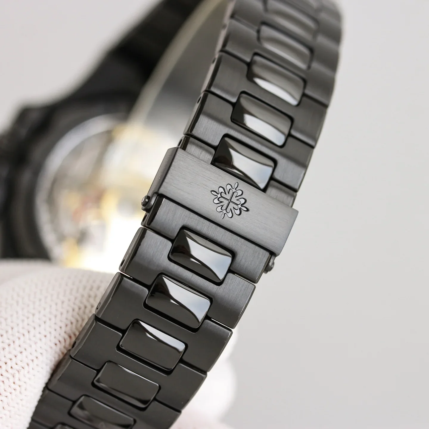 PATEK PHILIPPE Nautilus Automatic 5711 (Red-Pink Dial) 40mm GR 1300202605290281_439 - Image 9