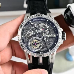 Alternative view of ROGER DUBUIS Excalibur Automatic RDDBEX0395 (Black-Blue-Red Dial) 45mm 690202605290312_259