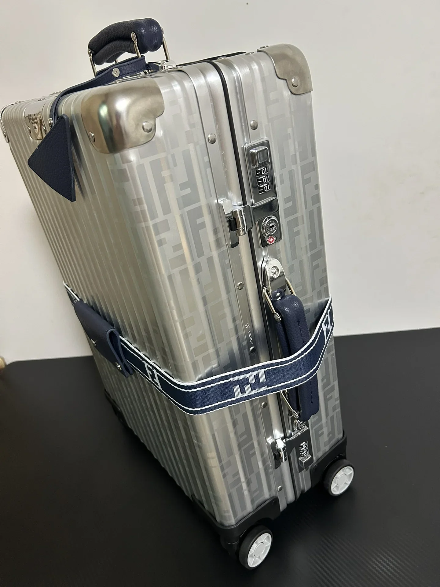 FENDI Suitcases 20inch 800202606230040_249 - Image 4