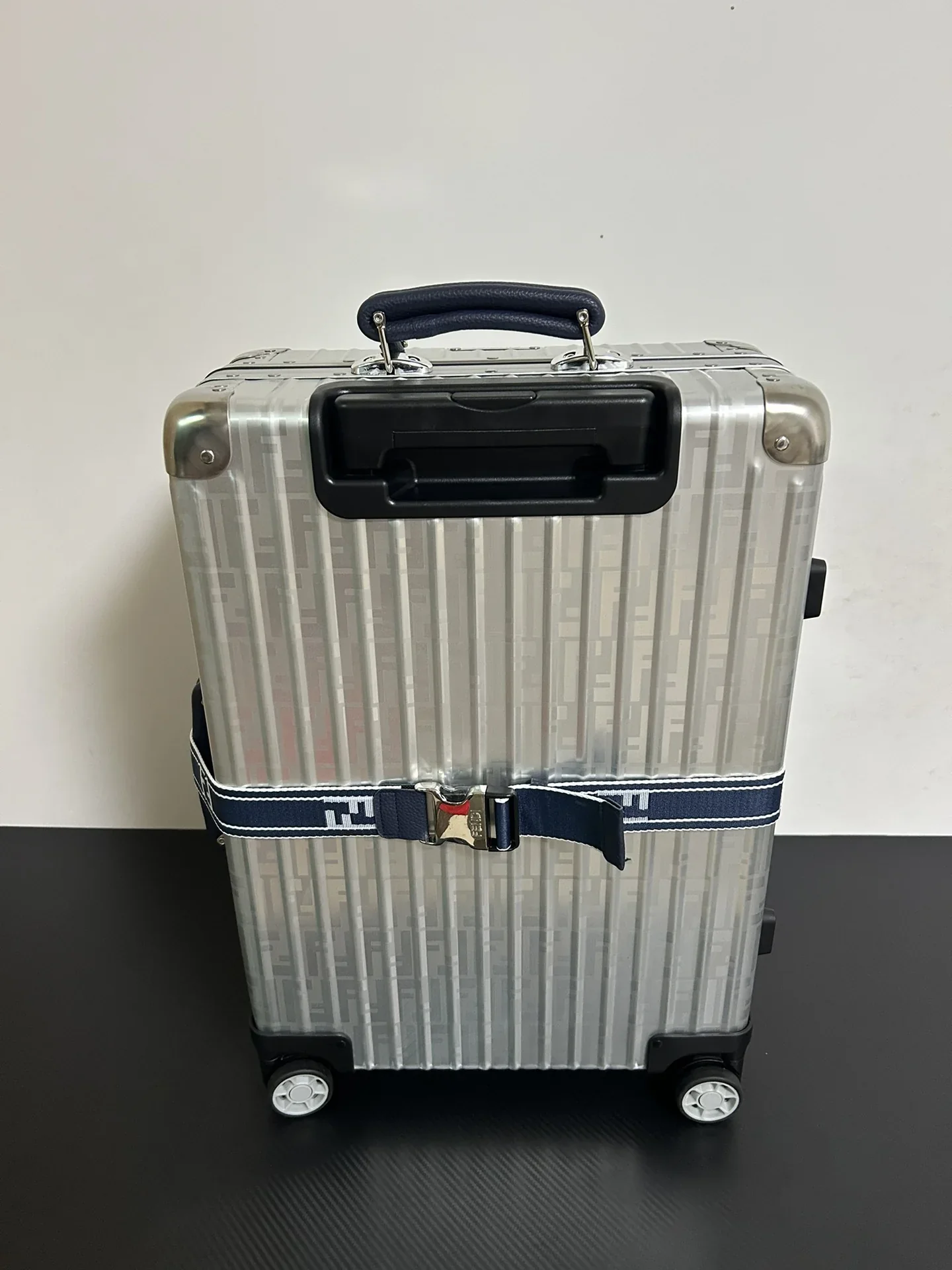 FENDI Suitcases 20inch 800202606230040_249 - Image 5