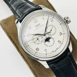 Alternative view of IWC Portuguese Automatic (White Dial) 40mm 1650202606040266_539