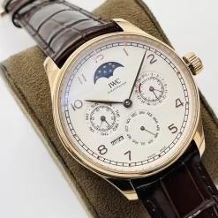Alternative view of IWC Portuguese Automatic (White Dial) 40mm 2000202606040540_639