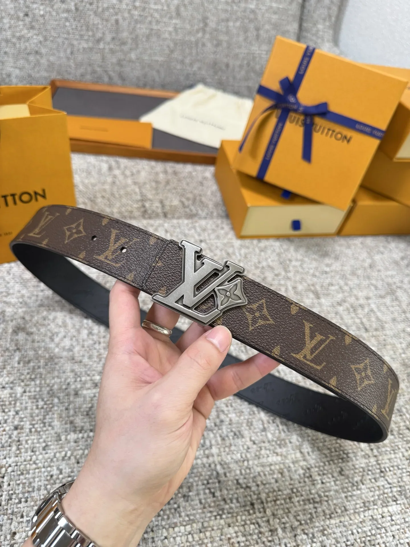 LV Belts Unisex 160202606030125_79 - Image 9