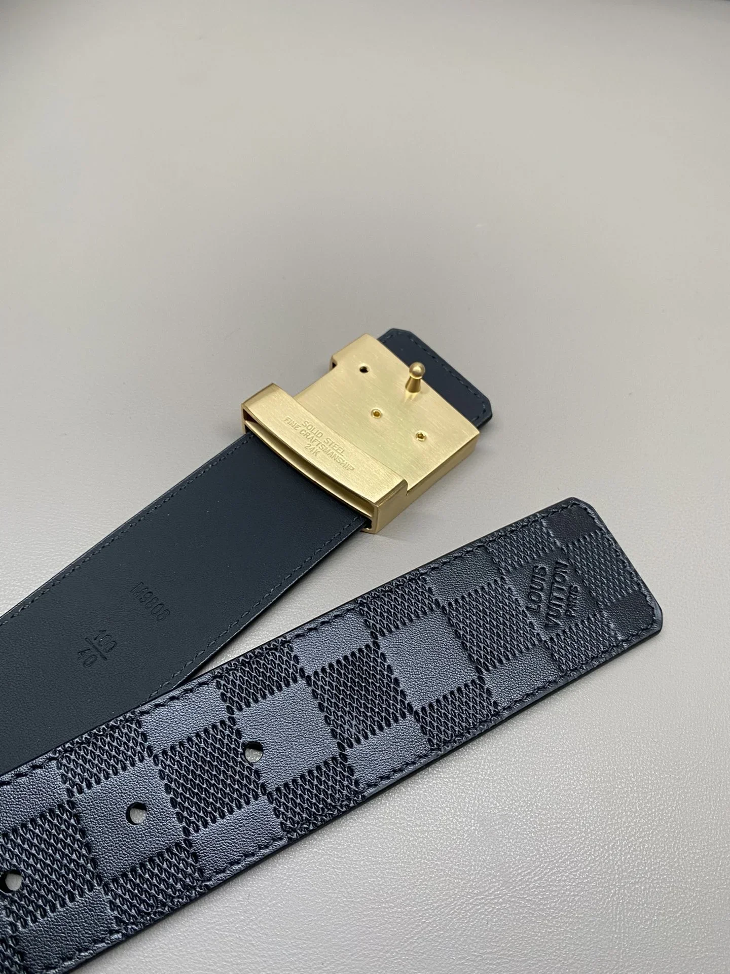 LV Belts Unisex 170202606030134_79 - Image 4