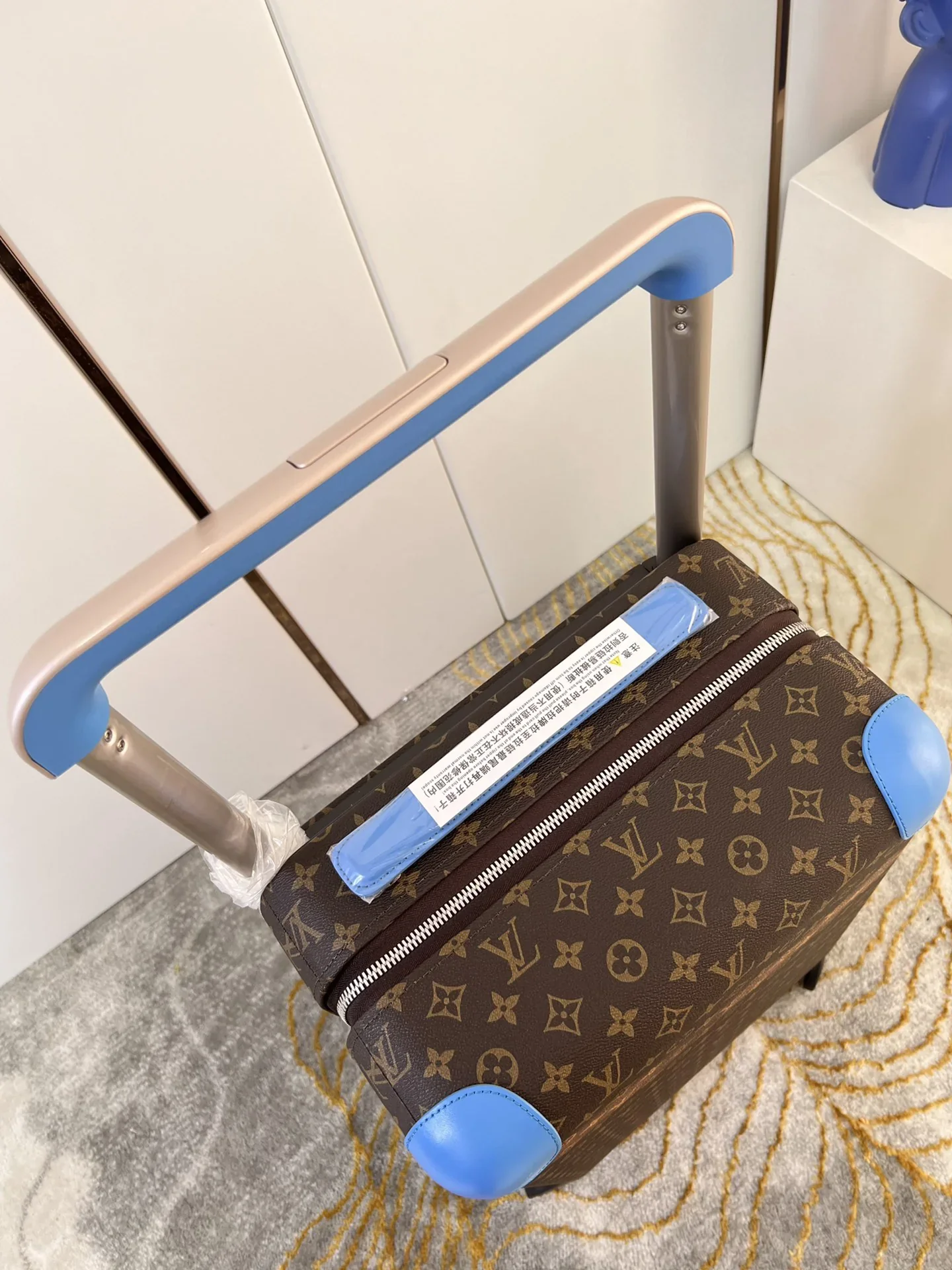 LV Suitcases 35x23x55cm 1000202606230060_309 - Image 7
