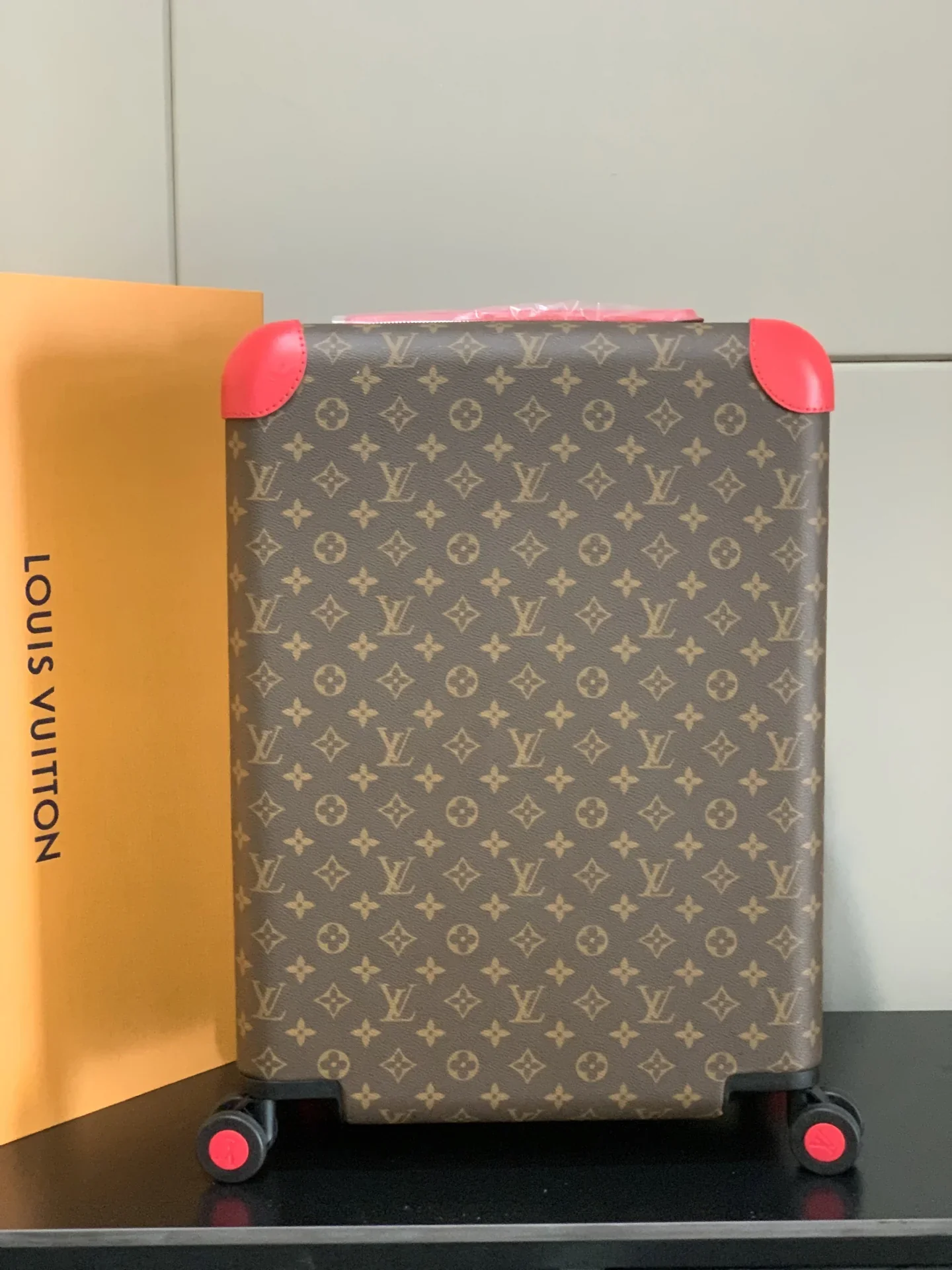 LV Suitcases 38x55x21cm 1000202606230057_309