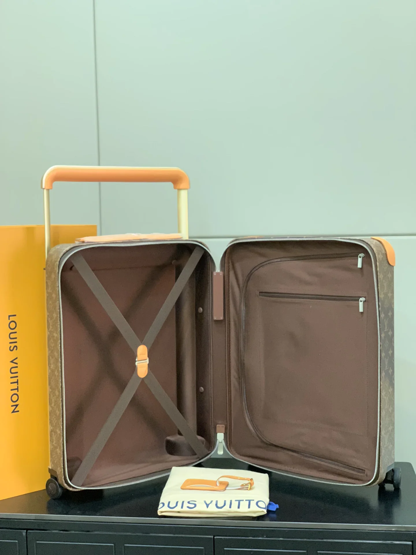 LV Suitcases 38x55x21cm,20inch 1000202606230067_309 - Image 7