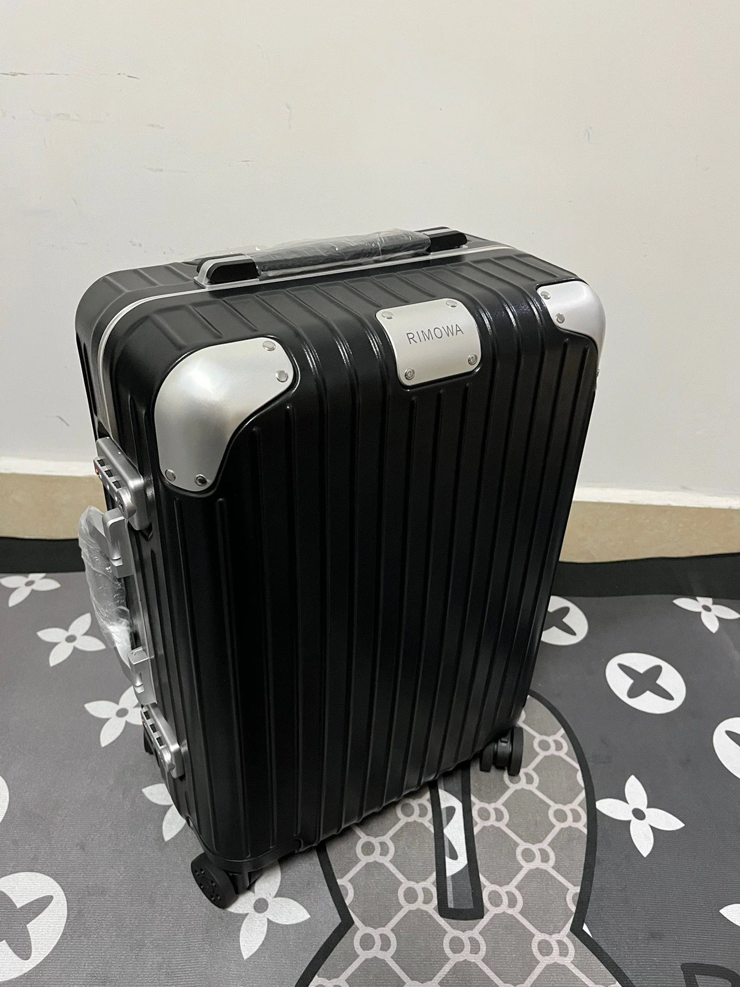 RIMOWA Suitcases 21inch, 26inch, 30inch 550202606230034_169 - Image 2