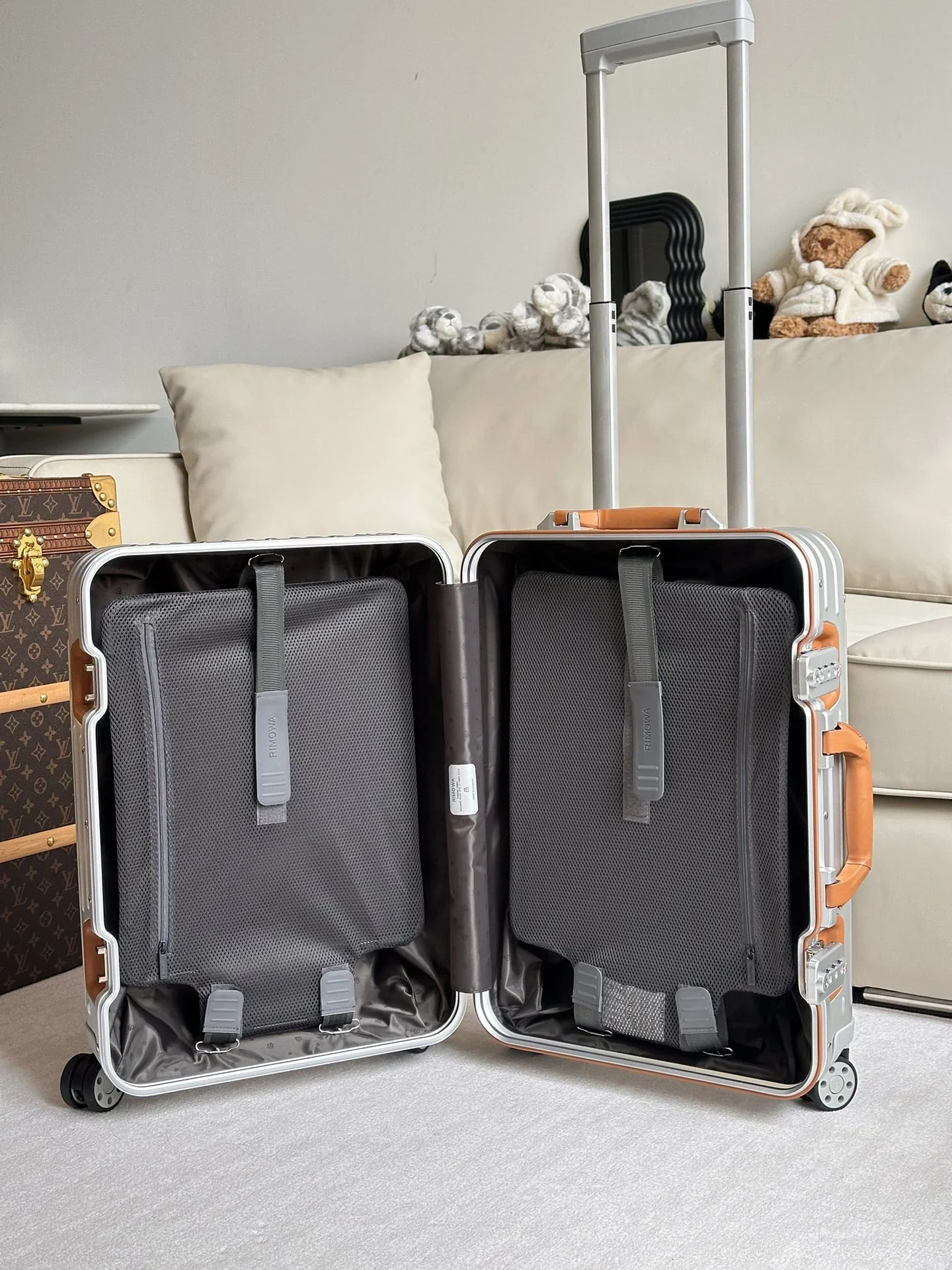 RIMOWA Suitcases 21inch 600202606230078_189 - Image 5