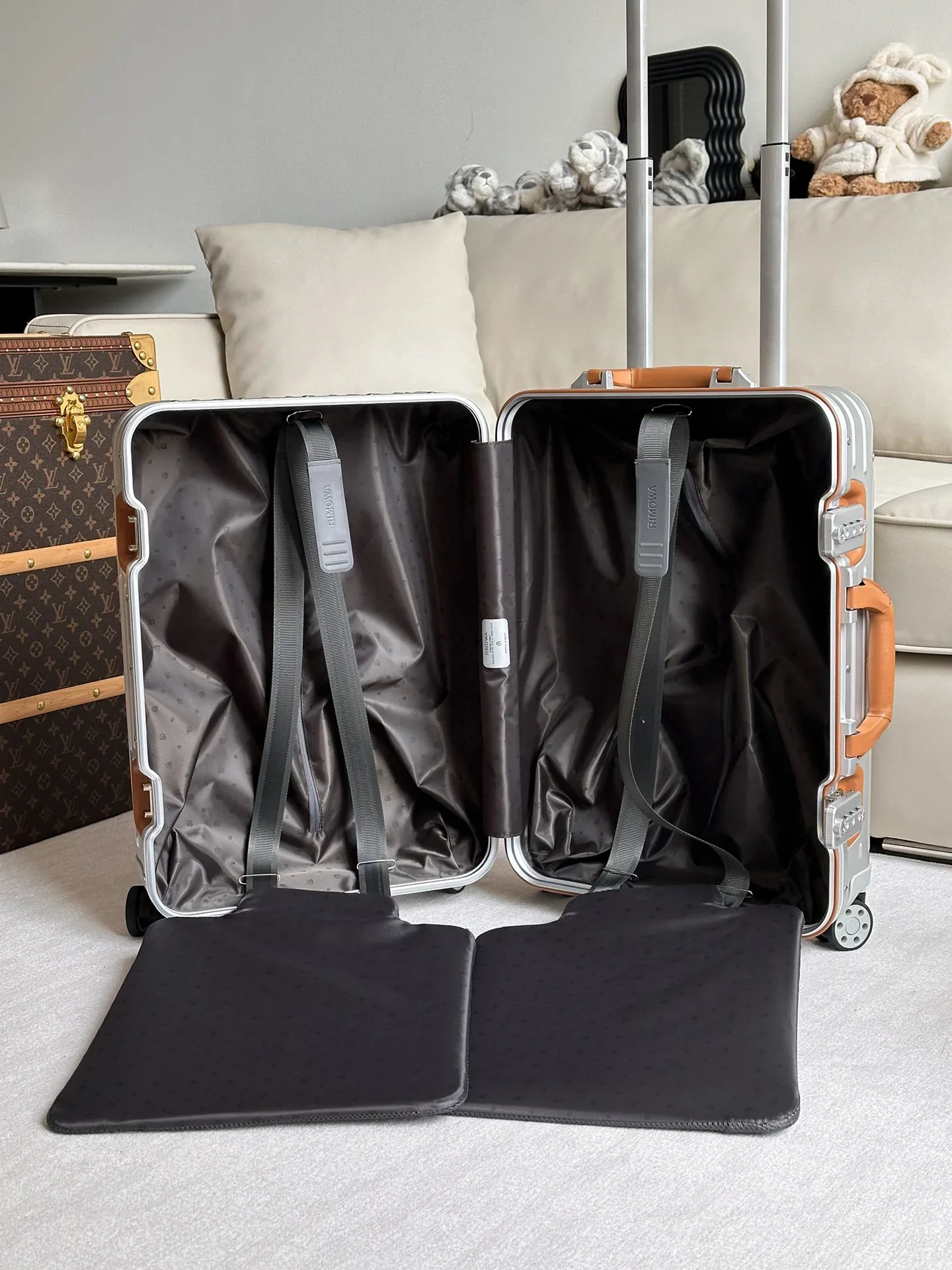RIMOWA Suitcases 21inch 600202606230078_189 - Image 6