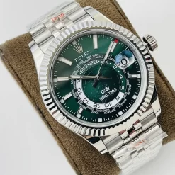 Alternative view of ROLEX GMT Master Automatic (Green Dial) 42mm 1600202606040450_519