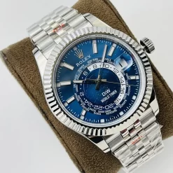 Alternative view of ROLEX Sky Dweller Automatic (Blue Dial) 42mm 1600202606040255_519