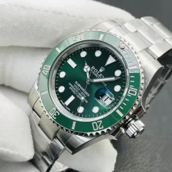 Alternative view of ROLEX Submariner Automatic (Green Dial) 40mm VS 2250202606040185_709